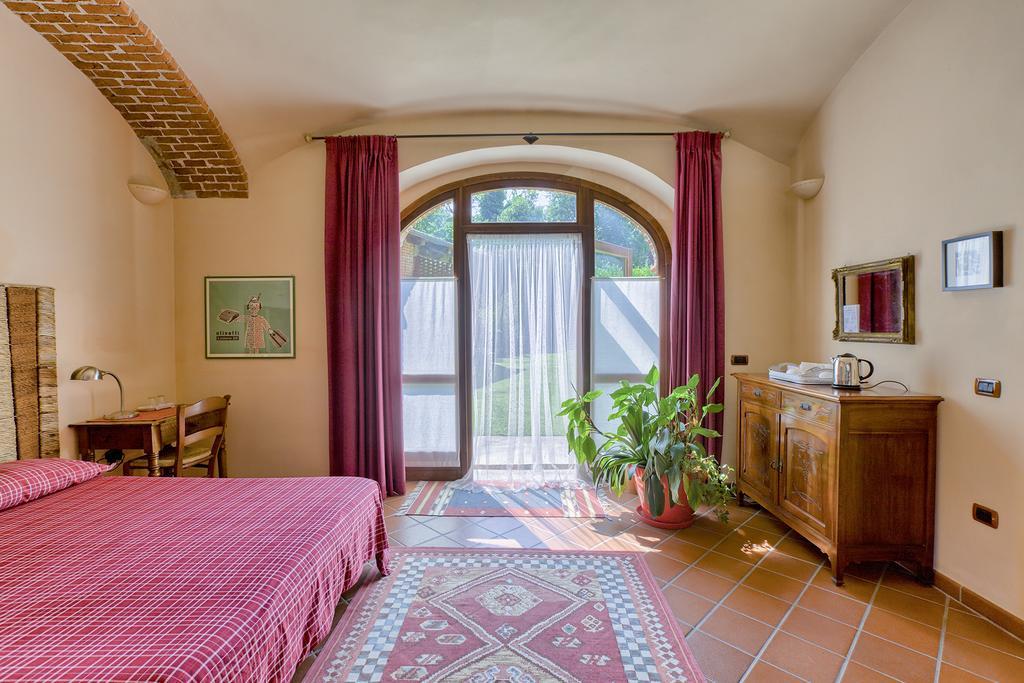 Cascina Moncrava Bed & Breakfast